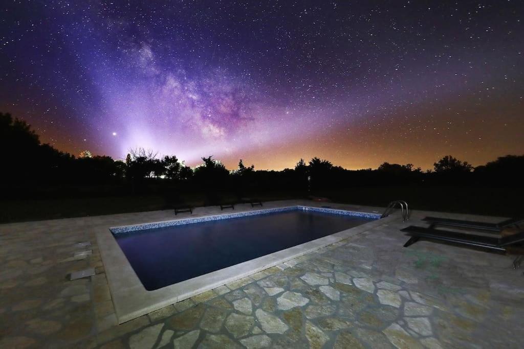 Holiday House Aurora Borealis Ervenik Экстерьер фото