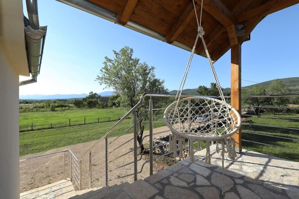 Holiday House Aurora Borealis Ervenik Экстерьер фото