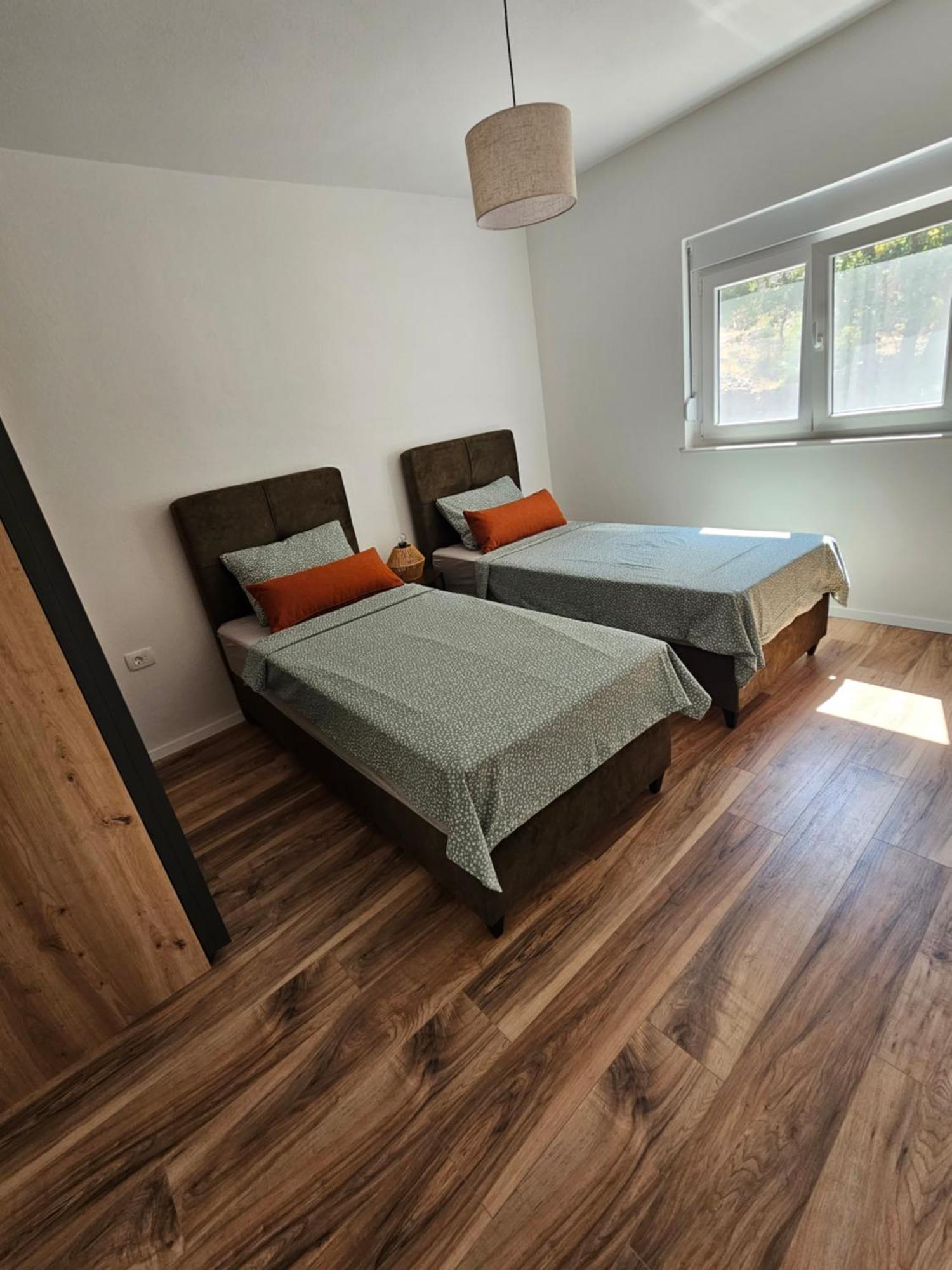 Holiday House Aurora Borealis Ervenik Экстерьер фото